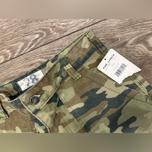 Free  People Remy crop camouflage pants 28 NWT - Picture 4 of 9